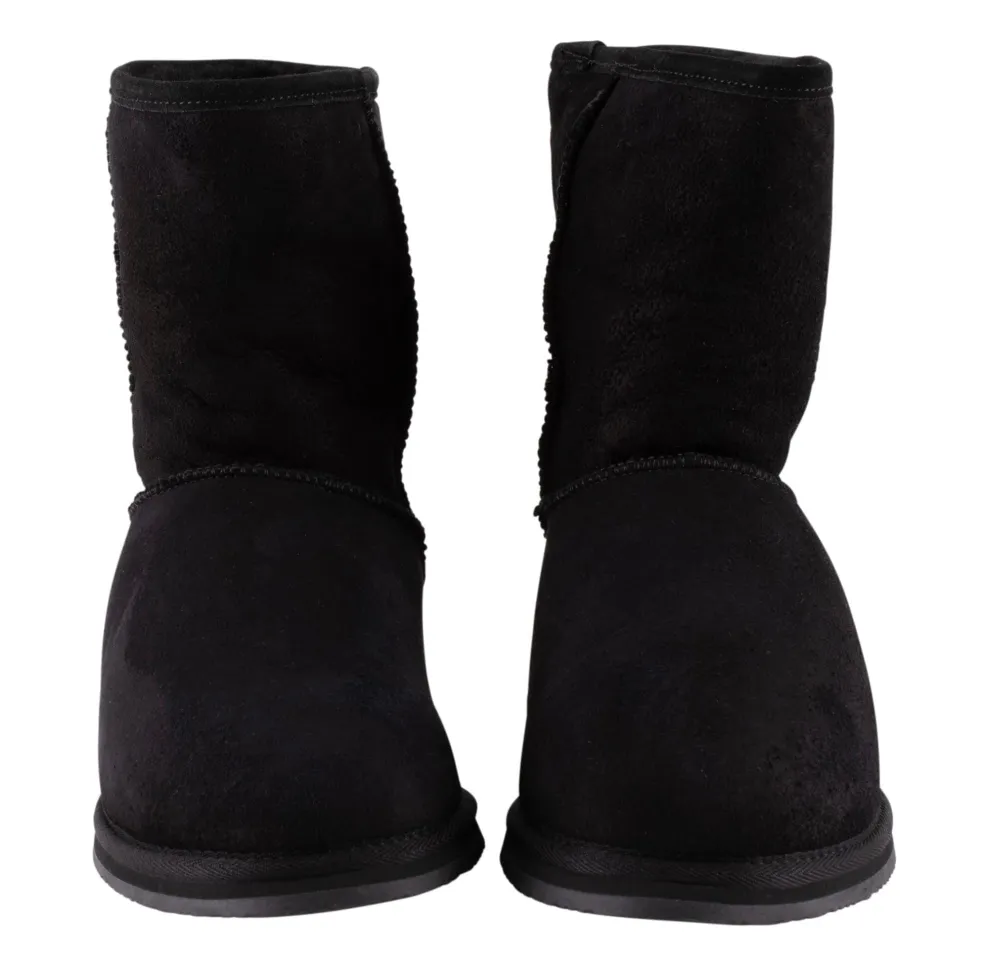 Linda mockaboots